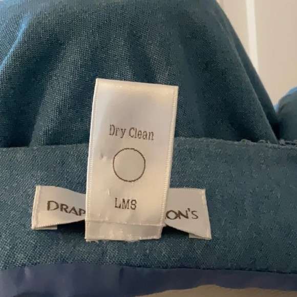 🦋 So Adorable NWOT Drapers and Damon‘s open front jacket w/3D accents 🦋 - Picture 10 of 11